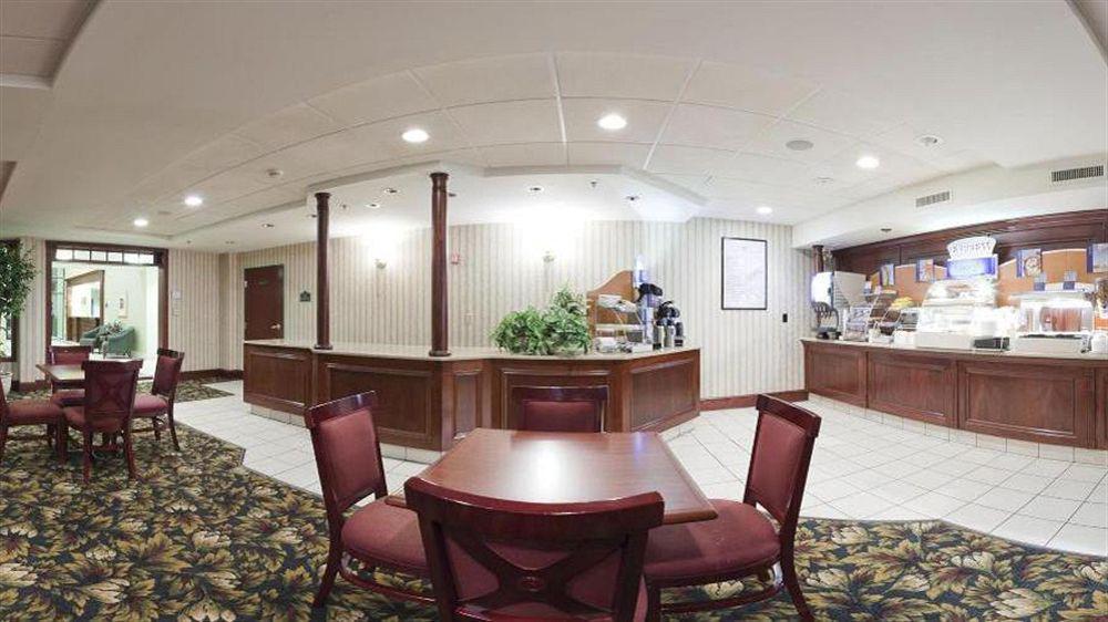 Holiday Inn Express & Suites Wadsworth By Ihg Exterior photo