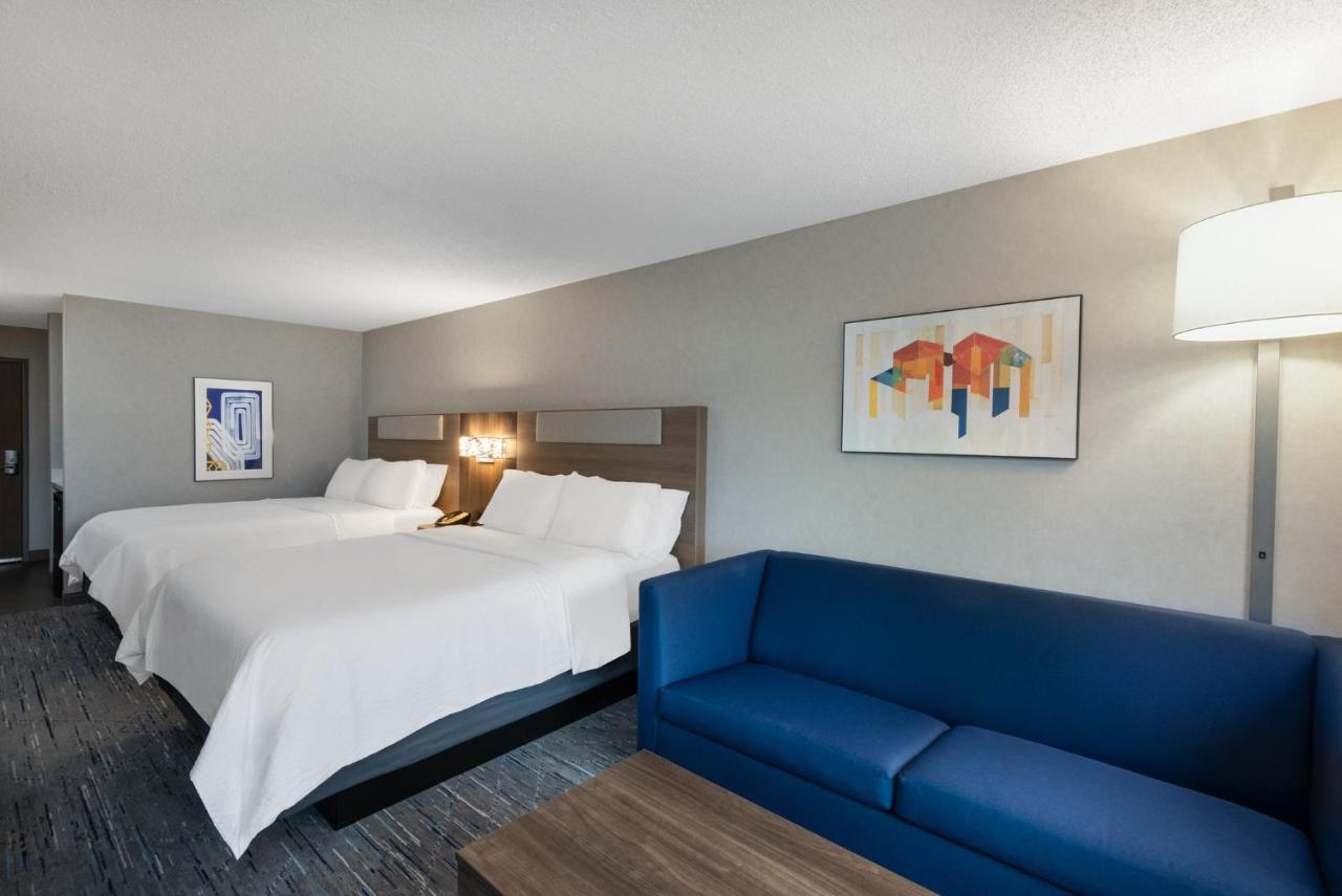 Holiday Inn Express & Suites Wadsworth By Ihg Exterior photo