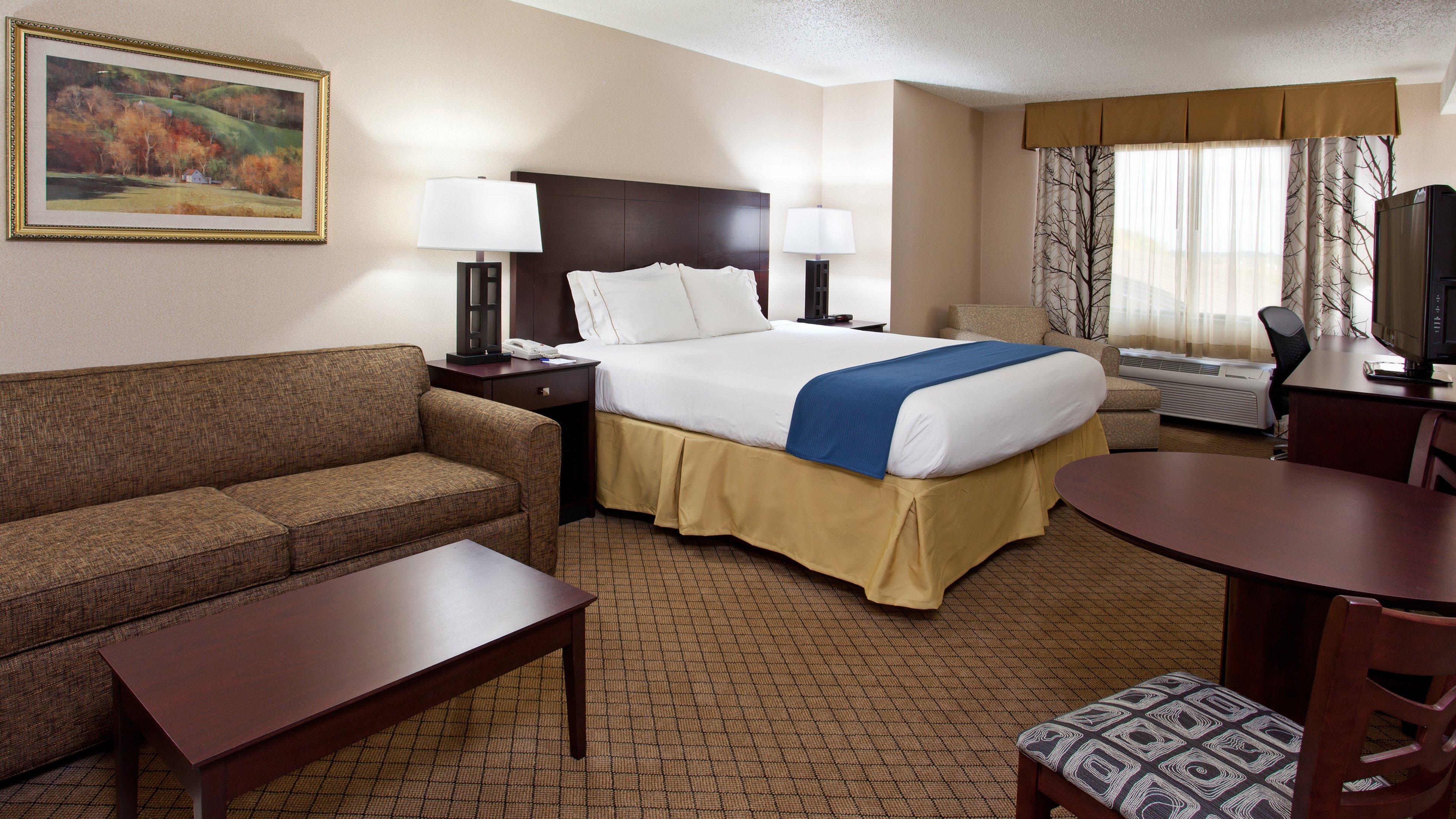 Holiday Inn Express & Suites Wadsworth By Ihg Exterior photo