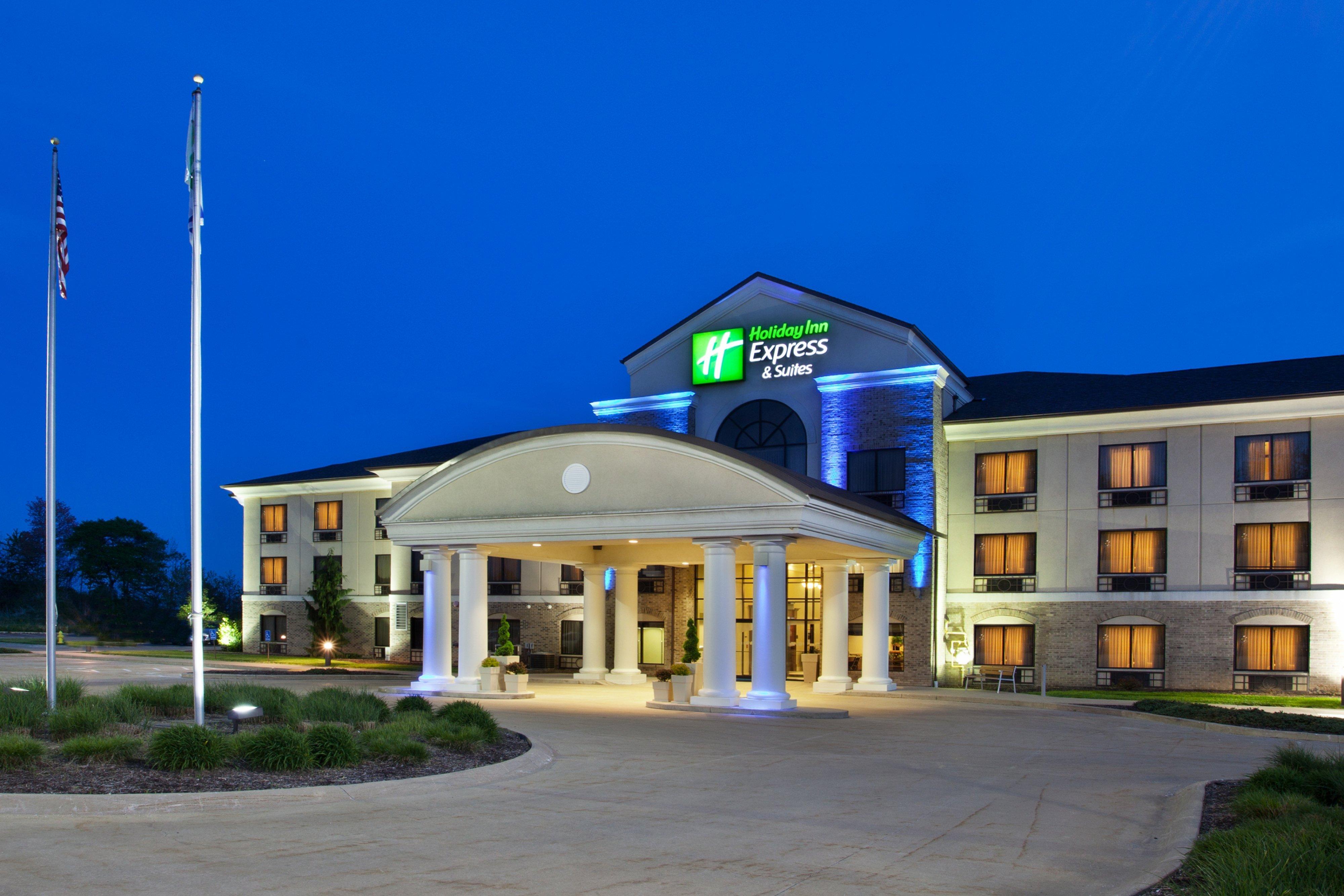 Holiday Inn Express & Suites Wadsworth By Ihg Exterior photo