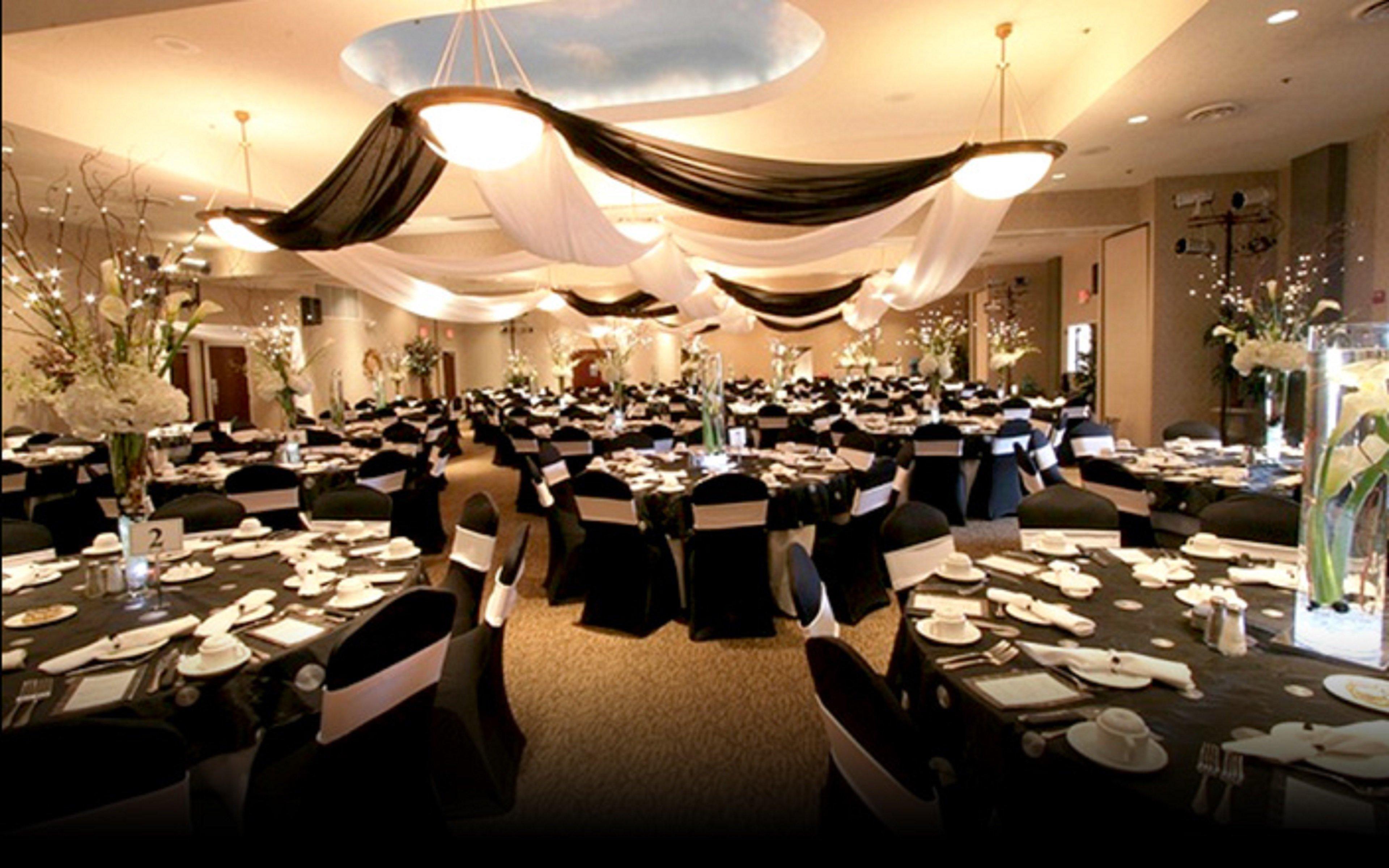 Holiday Inn Express & Suites Wadsworth By Ihg Exterior photo
