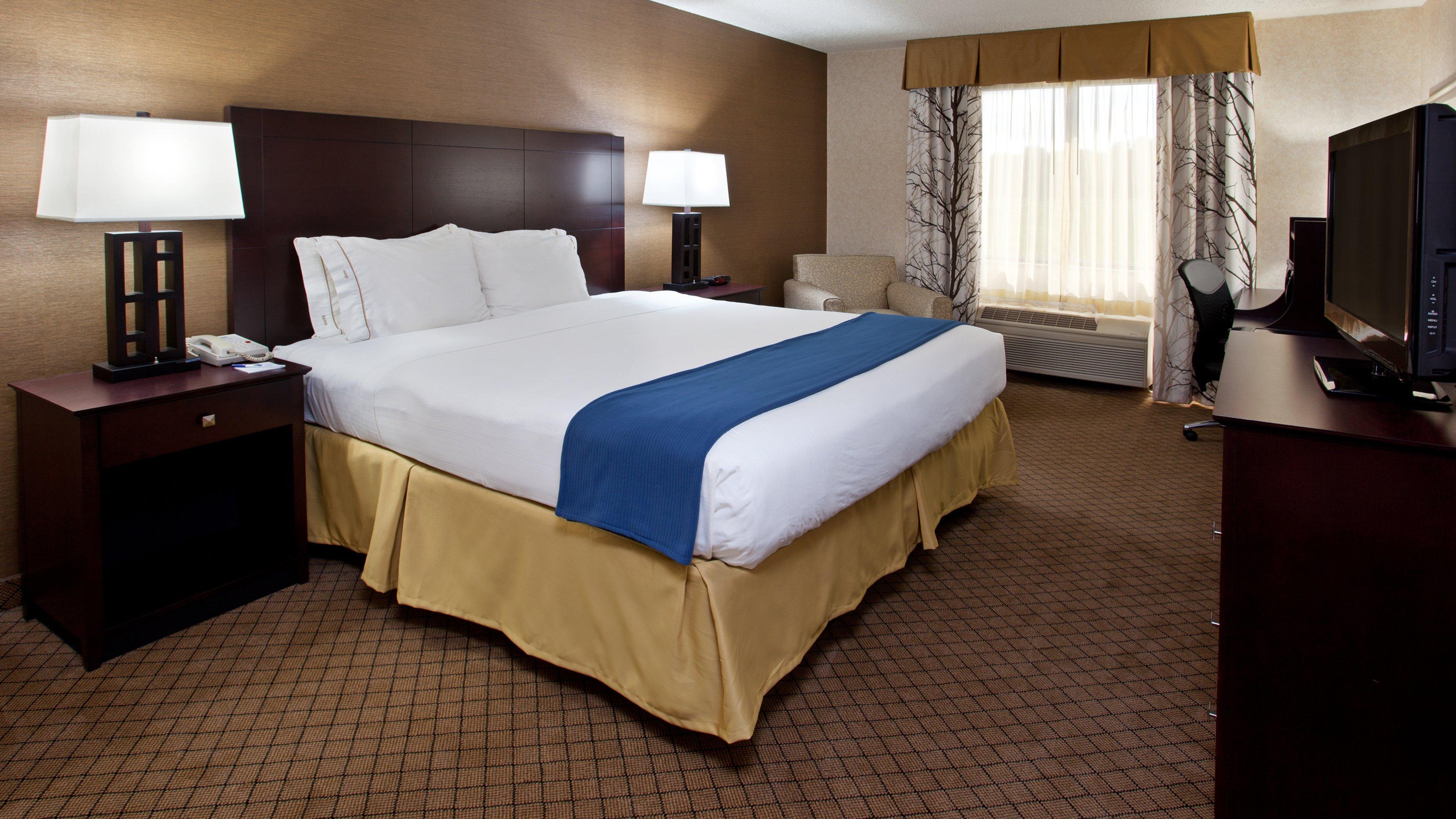 Holiday Inn Express & Suites Wadsworth By Ihg Exterior photo